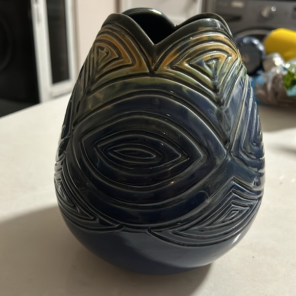 Cera Cuba Porcelain or ceramic Vase 7.5” high - Picture 11 of 17